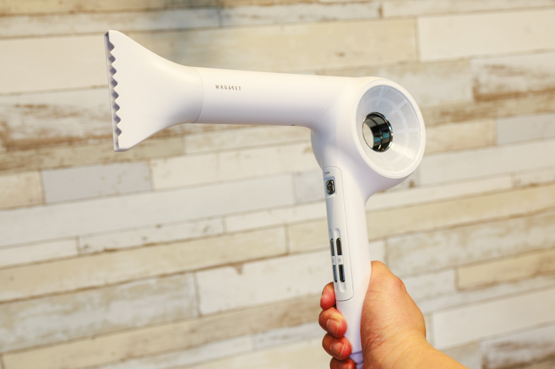 マグネット ヘアプロ ドライヤー ゼロプラス　ノズルをつけた状態